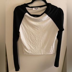 Double Zero cropped baseball tee